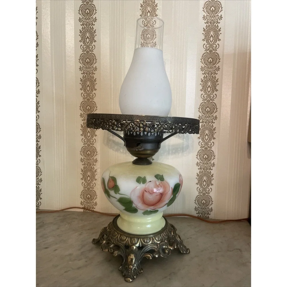Vintage Oil Lamp Converted To Electrical Flower‎ Floral Hurricane Brass